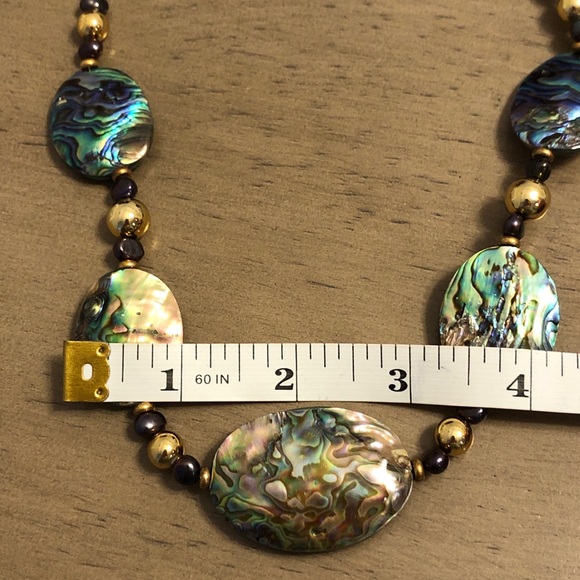 Elegant Abalone Imitation Mother of Pearl Shell Necklace - Picture 8 of 11
